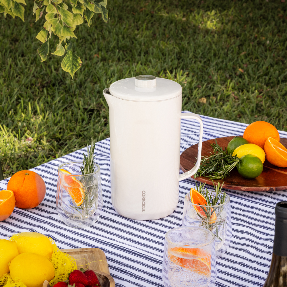 pitcher-j6 OatmilkPitcher_Lifestyle.png